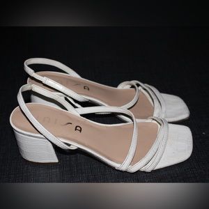 Steve Madden Size 8 White Mule Heels